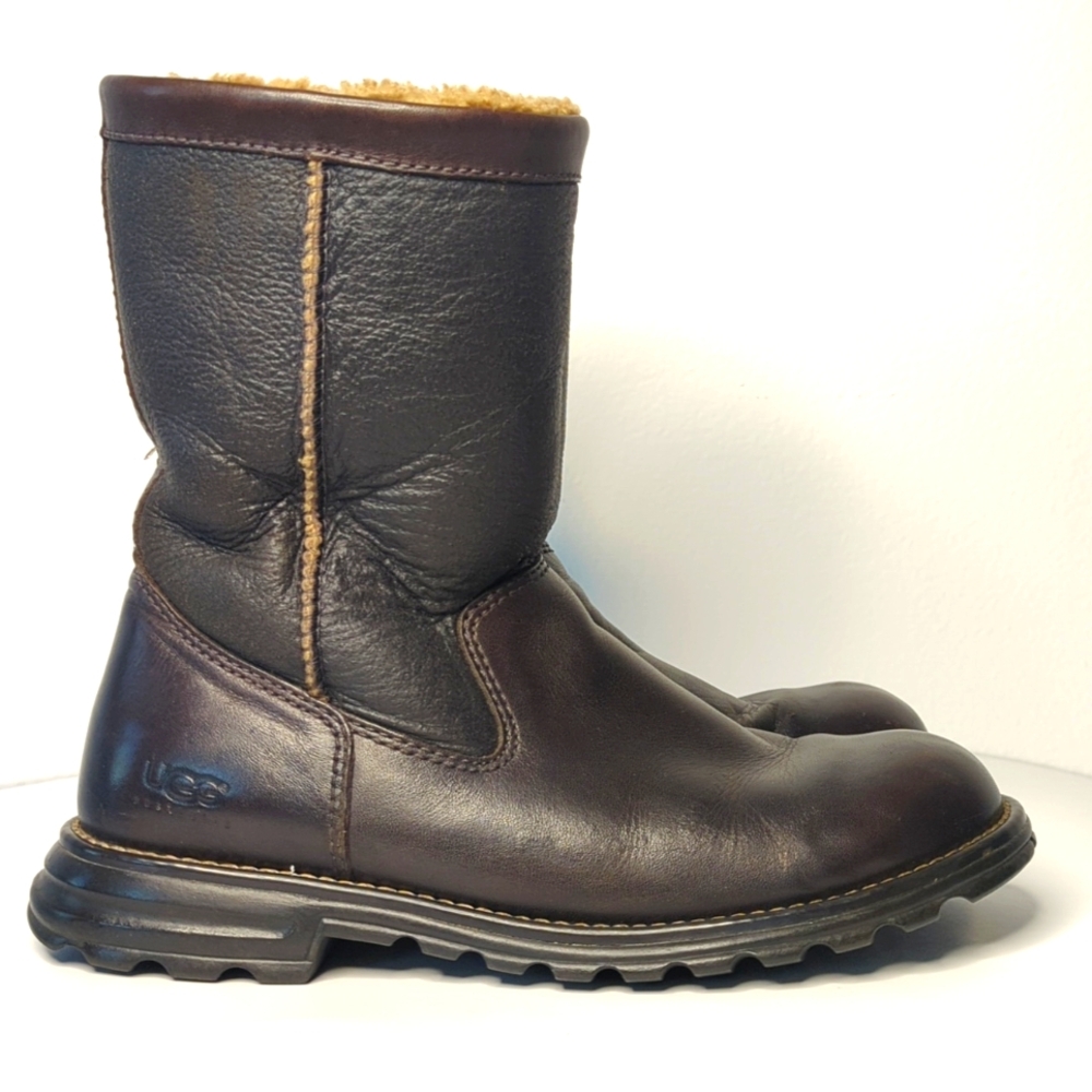 UGG Women's Size 8 Brooks Boots Mid Shaft Dark Brown Shearling Lined S/N 5334